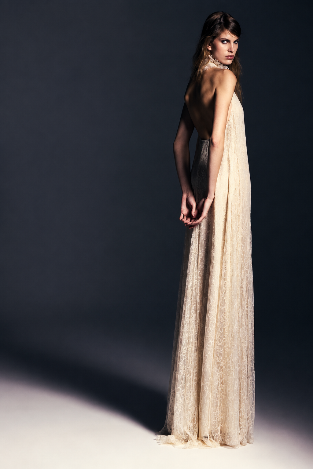 VESTIDO GOLA RENDA