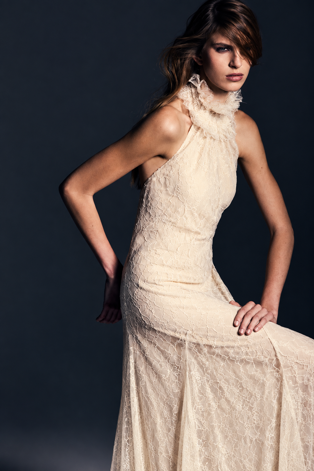 VESTIDO GOLA RENDA