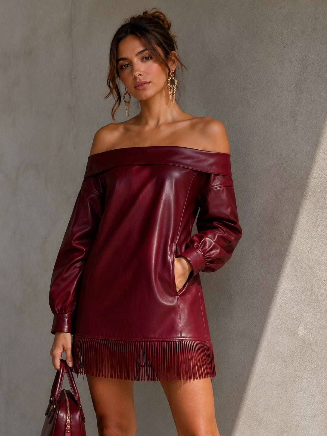 Vestido Curto em Courino com Franjas