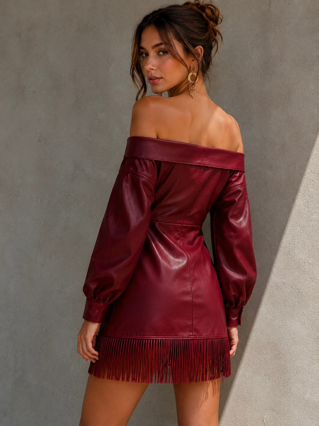 Vestido Curto em Courino com Franjas