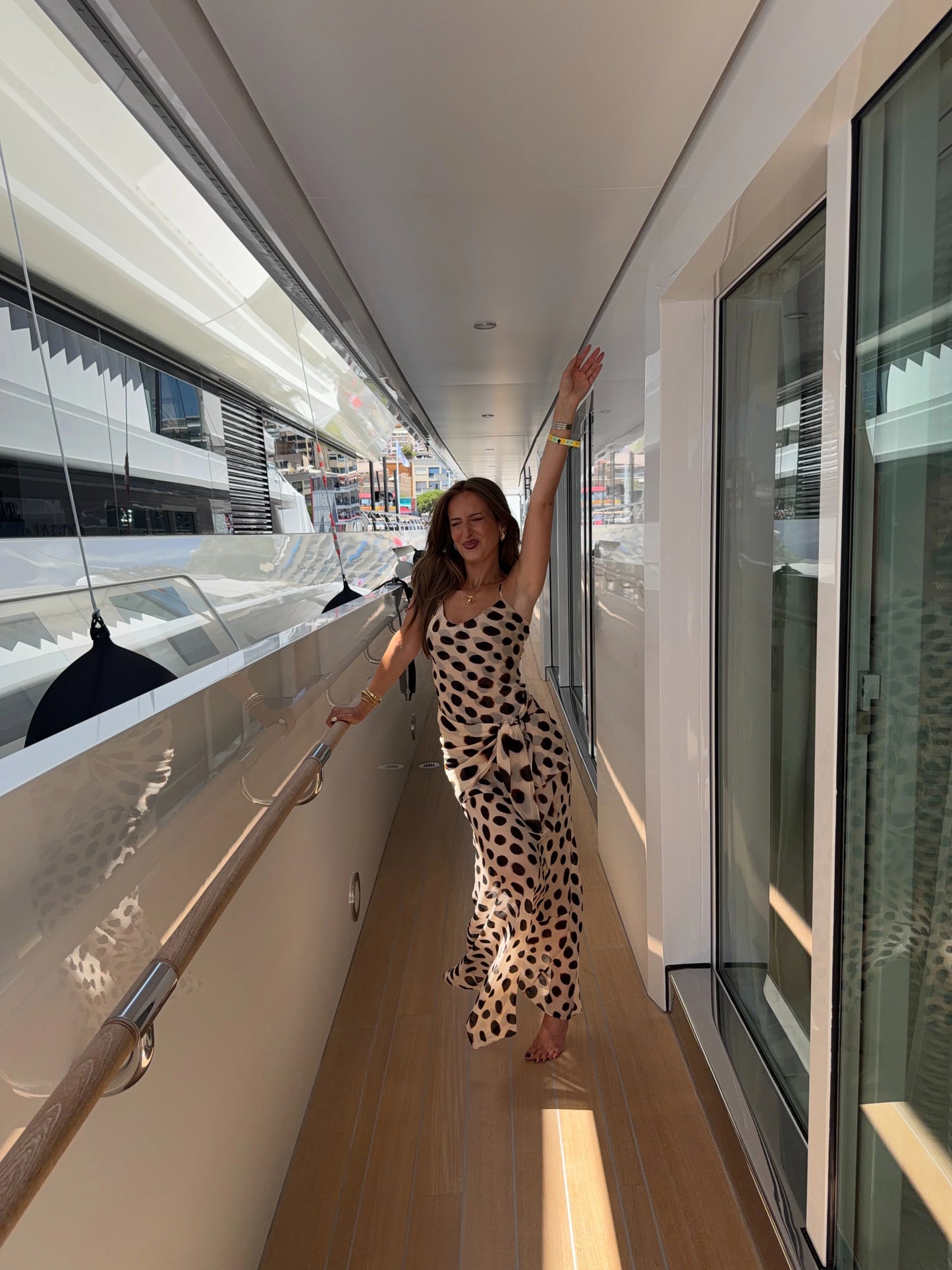 Vestido Maxi Elegante com Estampa Animal, Saia Slim Fit com Alça Fina e Cinto Ajustável, Novo para Festas de Verão e Férias