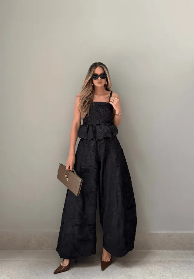 CALÇA ACETINADA TEXTURIZADA